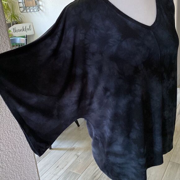 Tahari Black Tie Dye V Neck Mid Short Sleeve T-Shirt Viscose Blend S Boho - Picture 4 of 9